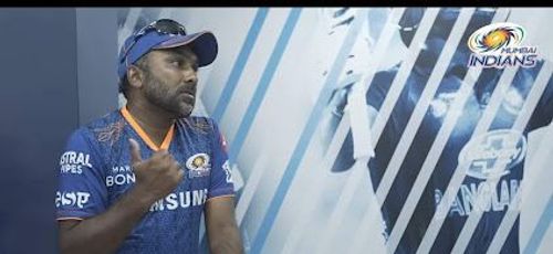 Mahela Jayawardene addressed the team after the final game against SRH [Image- Screengrab/MI]