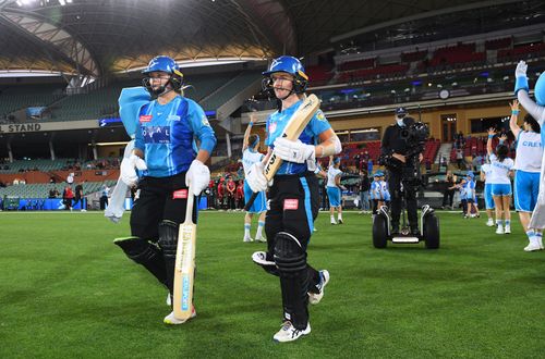 WBBL The Challenger - Renegades v Strikers