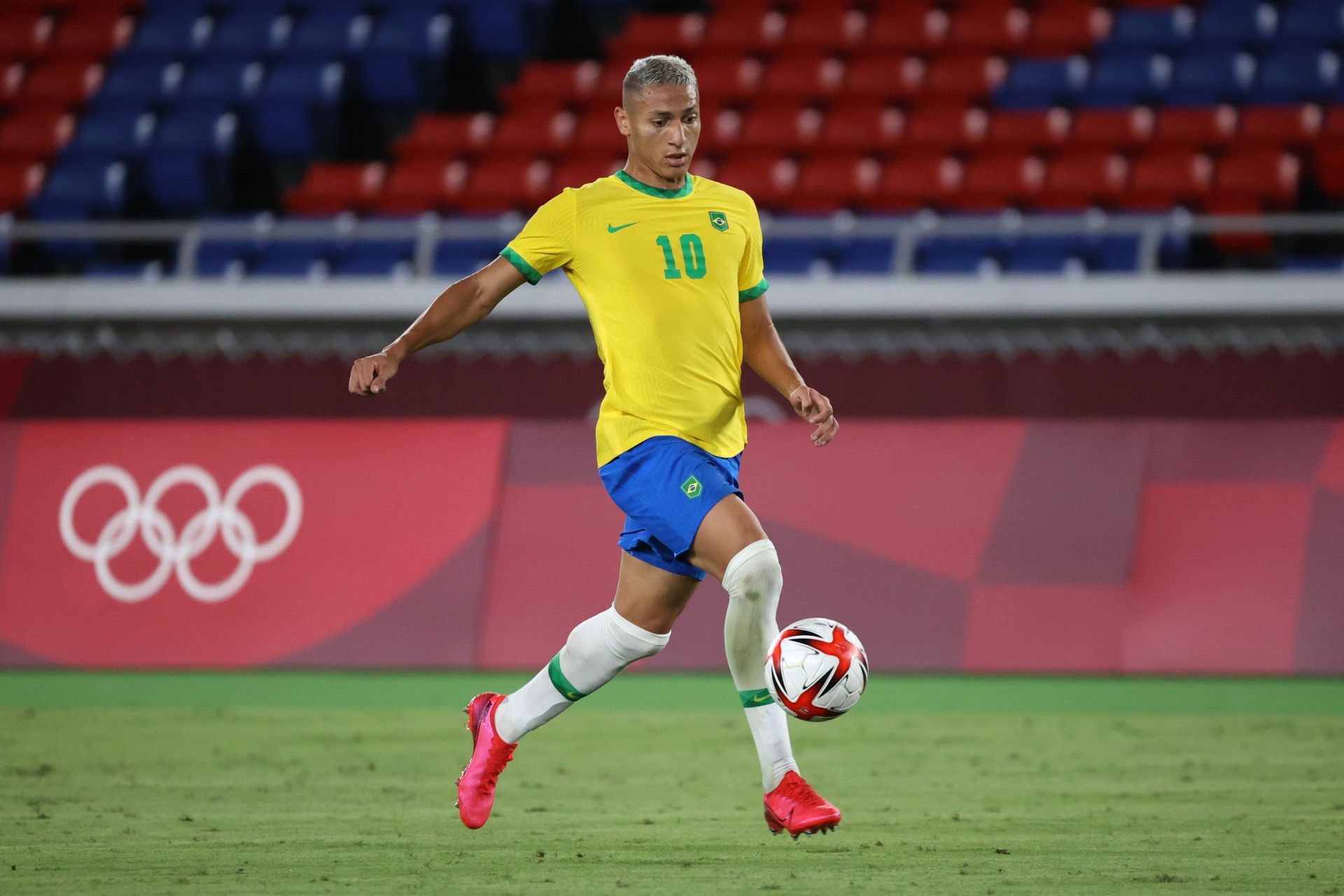 Richarlison sporting the #10 shirt for Brazil at the Tokyo Olympics