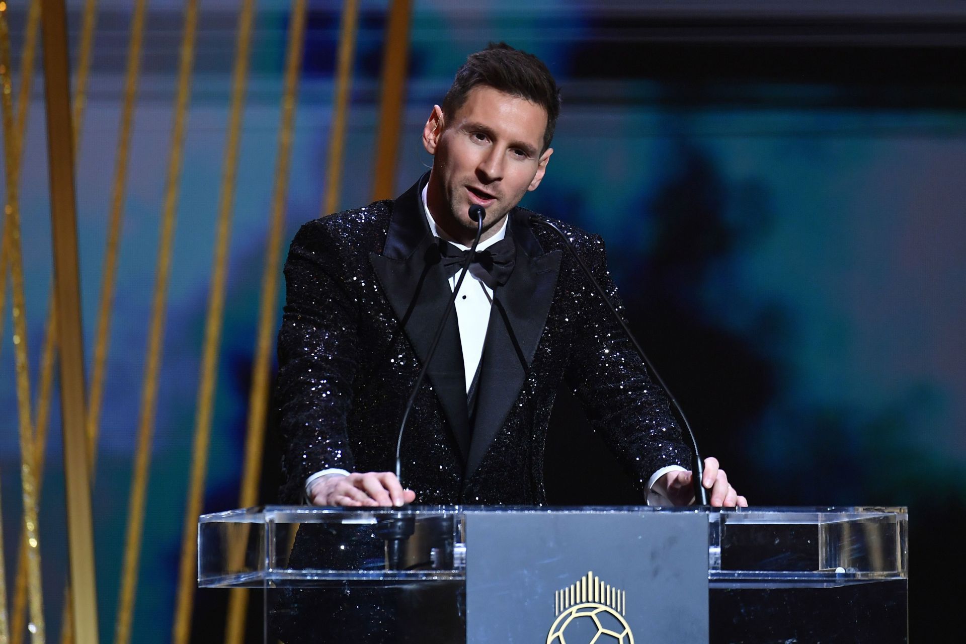 Lionel Messi giving a speech at the Ballon d&#039;Or gala after beating Lewandowski to the prestigious accolade.