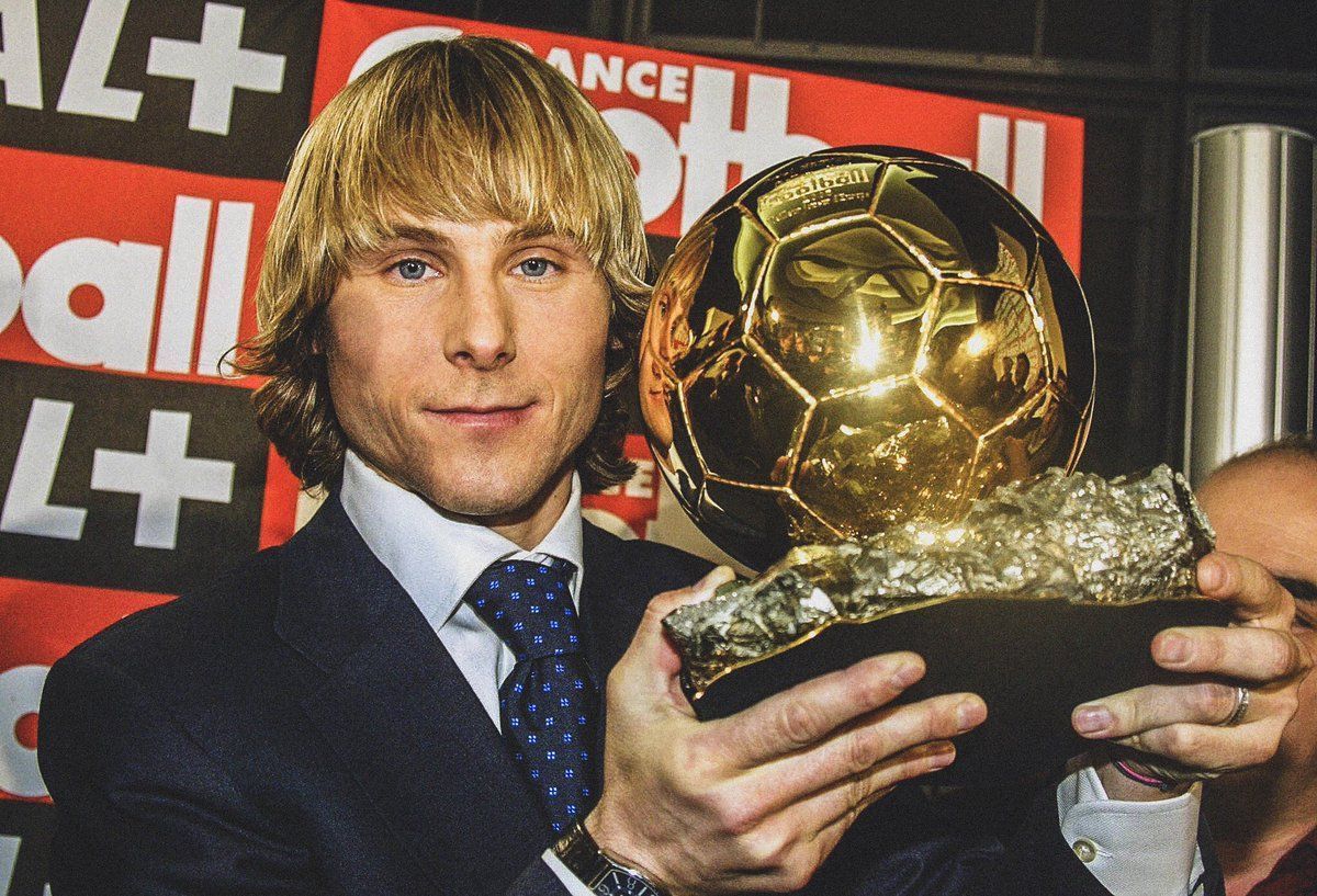 Pavel Nedved shows off his Ballon d&#039;Or in 2003. Was he really the best choice that year?