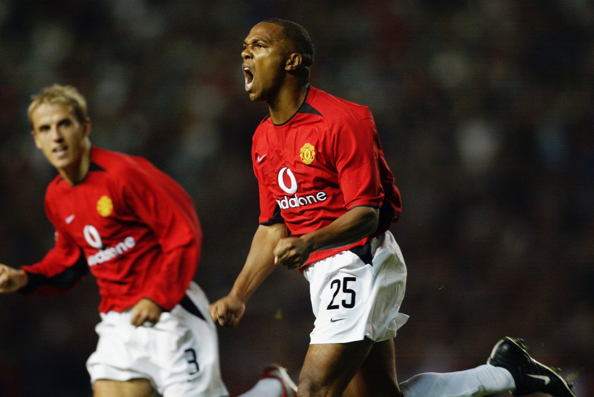 Quinton Fortune of Manchester United celebrates after scoring