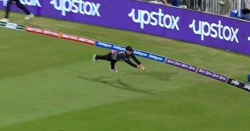 An acrobatic Devon Conway plucked a stunner out of thin air against Pakistan during the ICC Men's T20 World Cup (Picture Credits: Screengrab via Scroll)