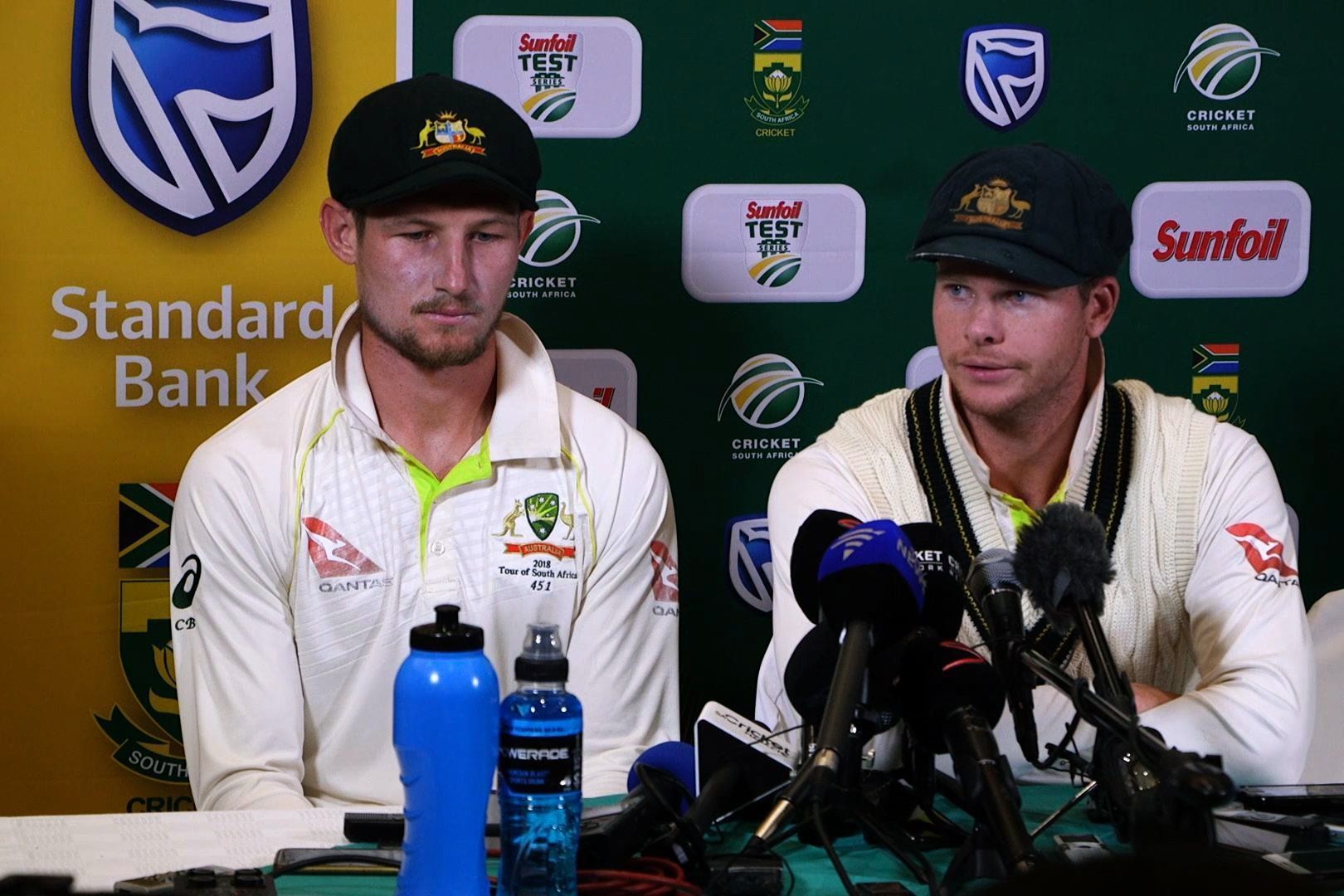 Cameron Bancroft and Steve Smith during a press conference in South Africa. (Credits: Twitter)