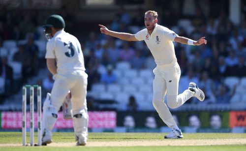 Stuart Broad celebrating David Warner's wicket. (Credits: Getty)