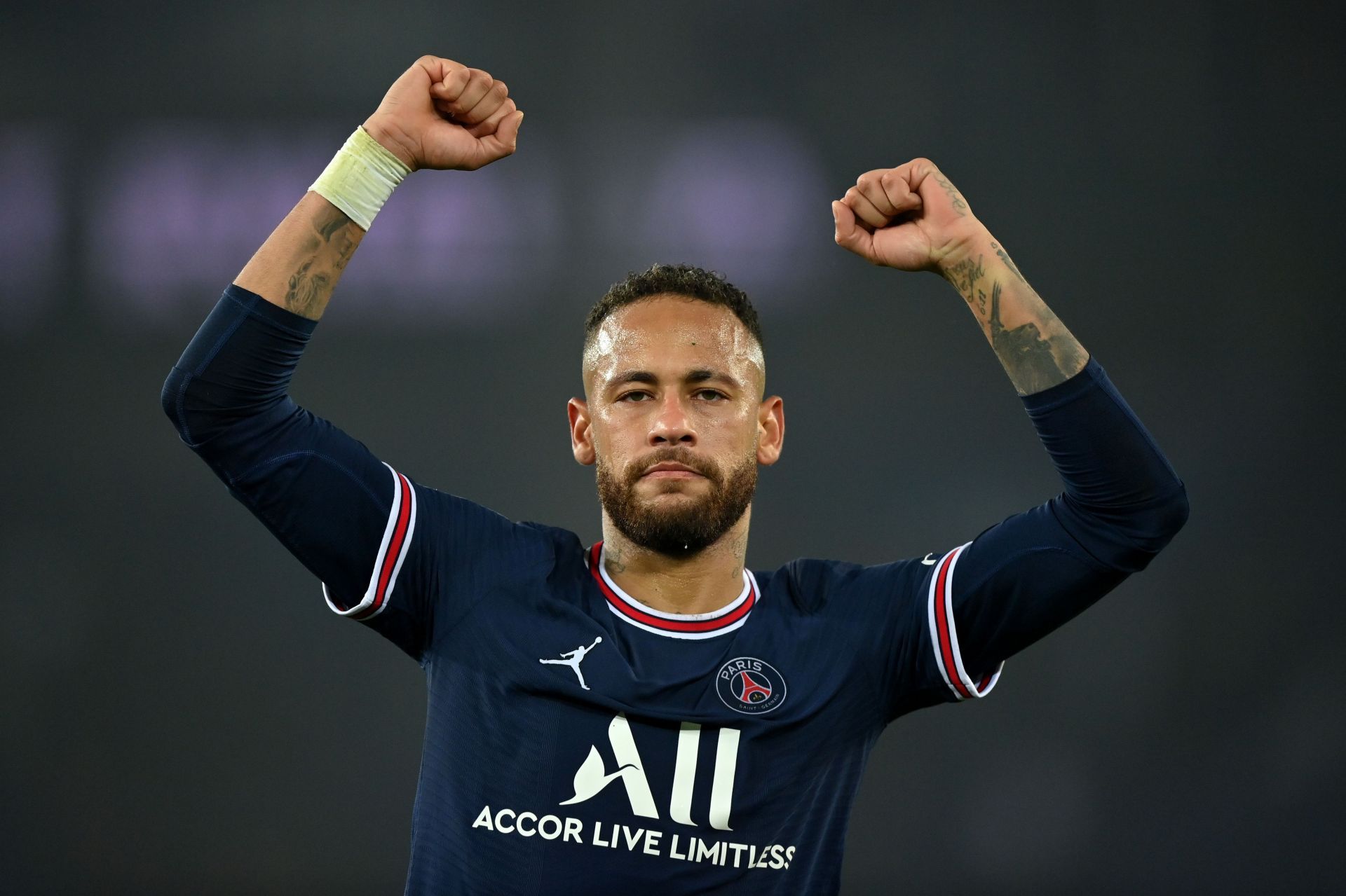 Neymar celebrates PSG&#039;s win over Lille OSC - Ligue 1 Uber Eats