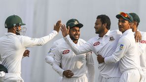 "We have overcome such situations before too" - Mominul Haque hopes to turn around Bangladesh's fortunes in first Test against Pakistan