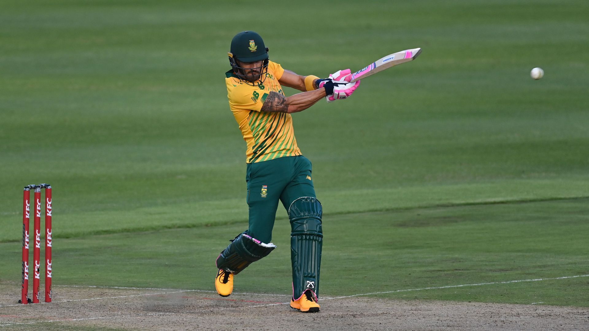 Faf du Plessis will look to play a key role in this game.