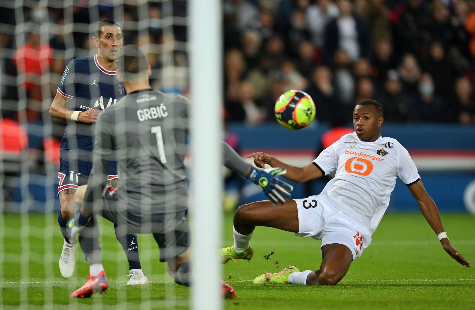 Paris Saint Germain v Lille OSC - Ligue 1 Uber Eats