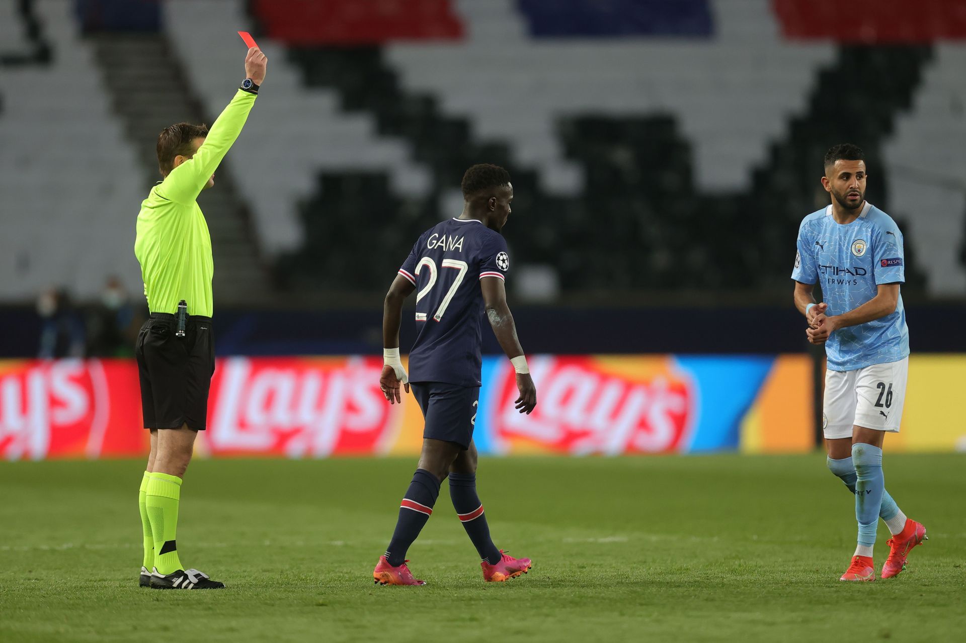 Paris Saint-Germain v Manchester City - UEFA Champions League Semi Final: Leg One