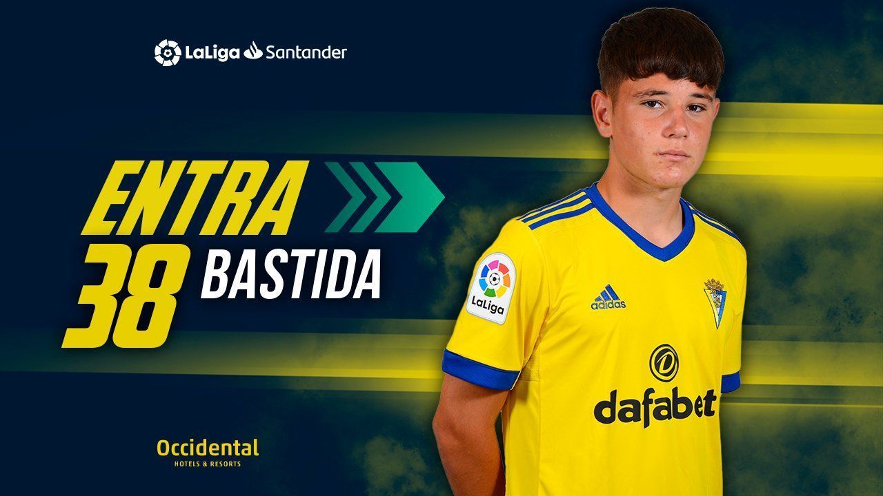 Bastida is the youngest player to feature for Cadiz (Photo: Twitter)