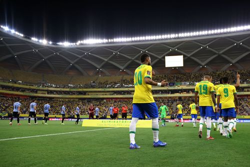 Brazil v Uruguay - FIFA World Cup 2022 Qatar Qualifier