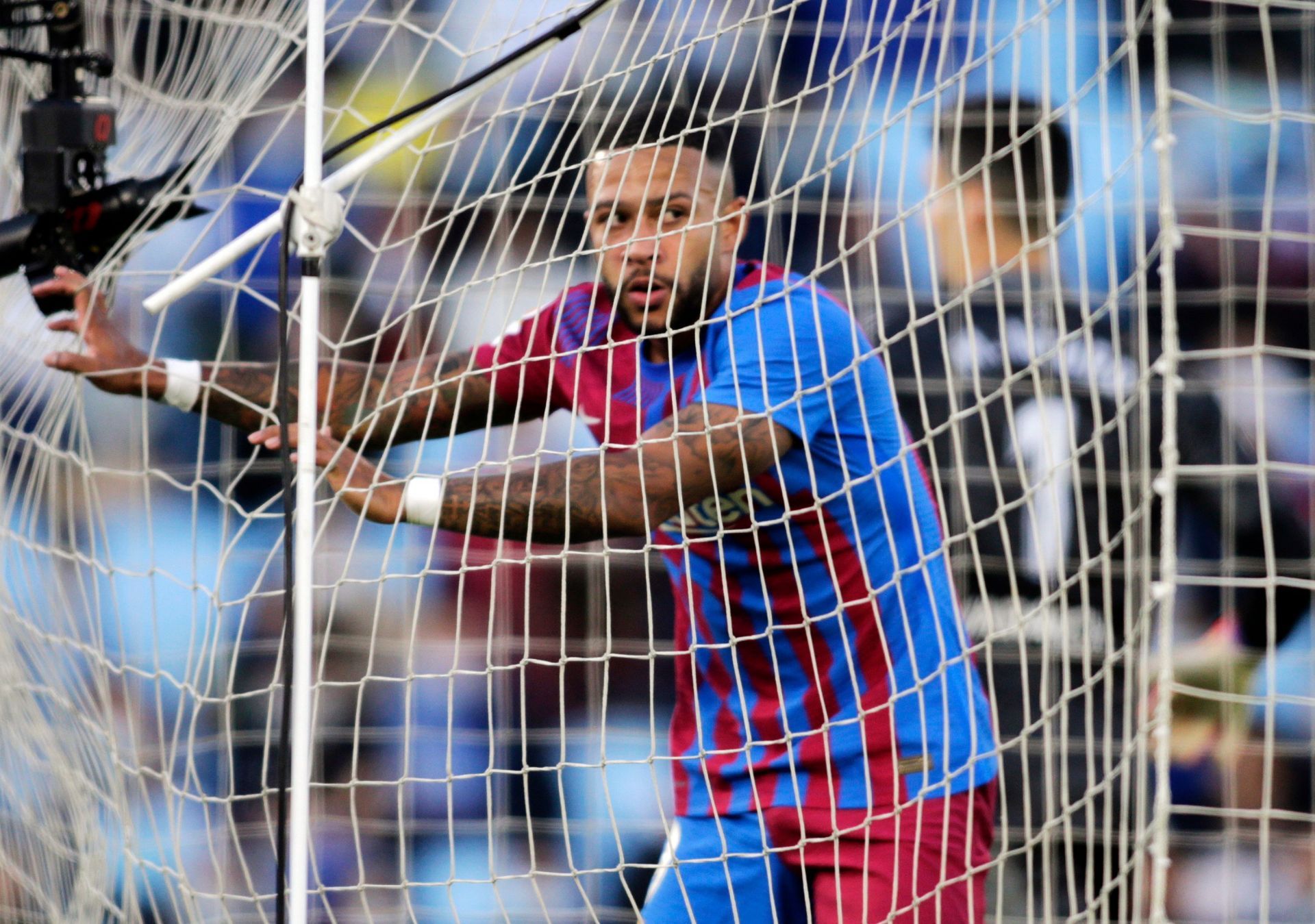 Barcelona have dropped to ninth in La Liga after drawing with Celta Vigo.