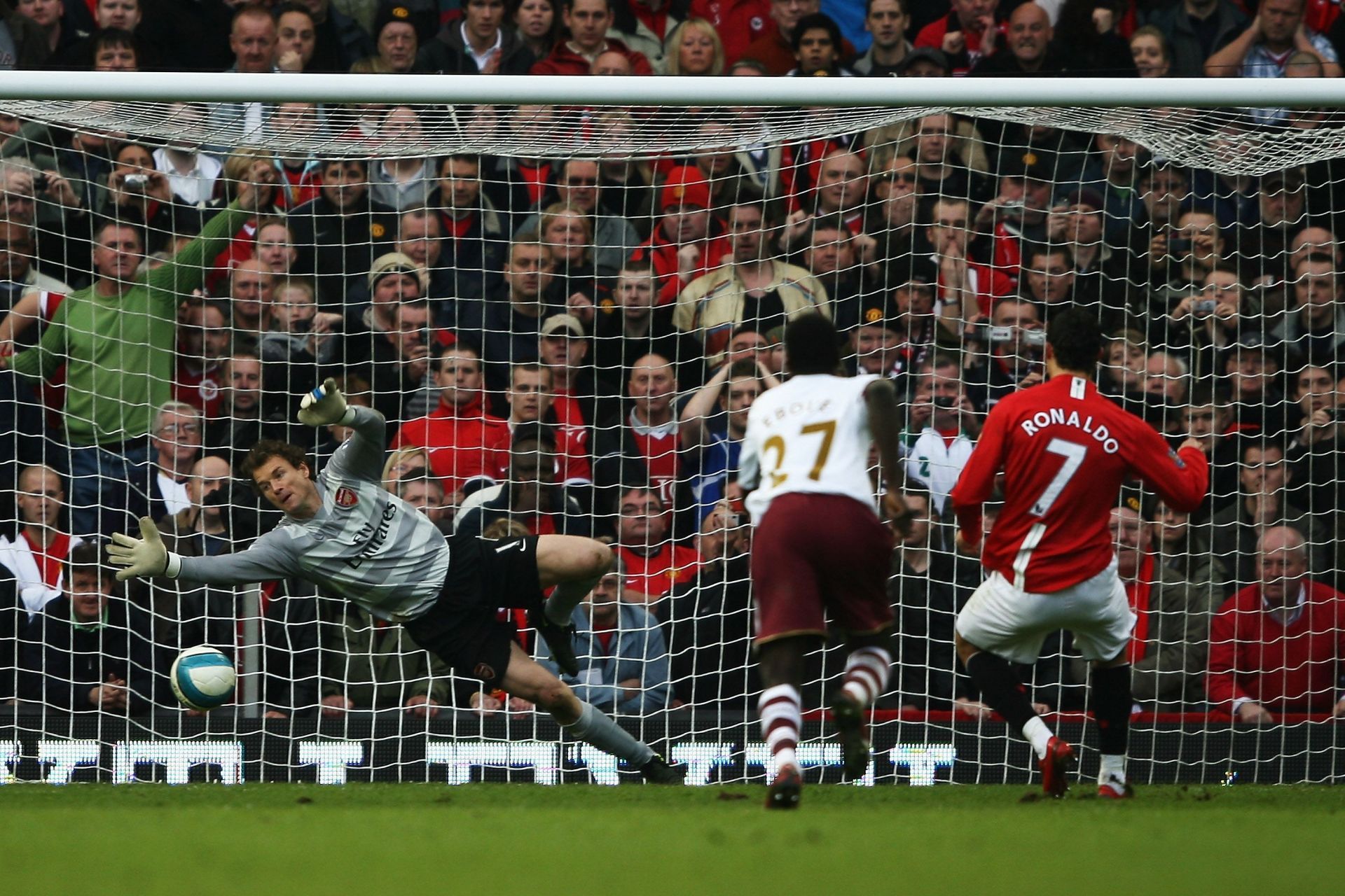 Manchester United v Arsenal - Premier League