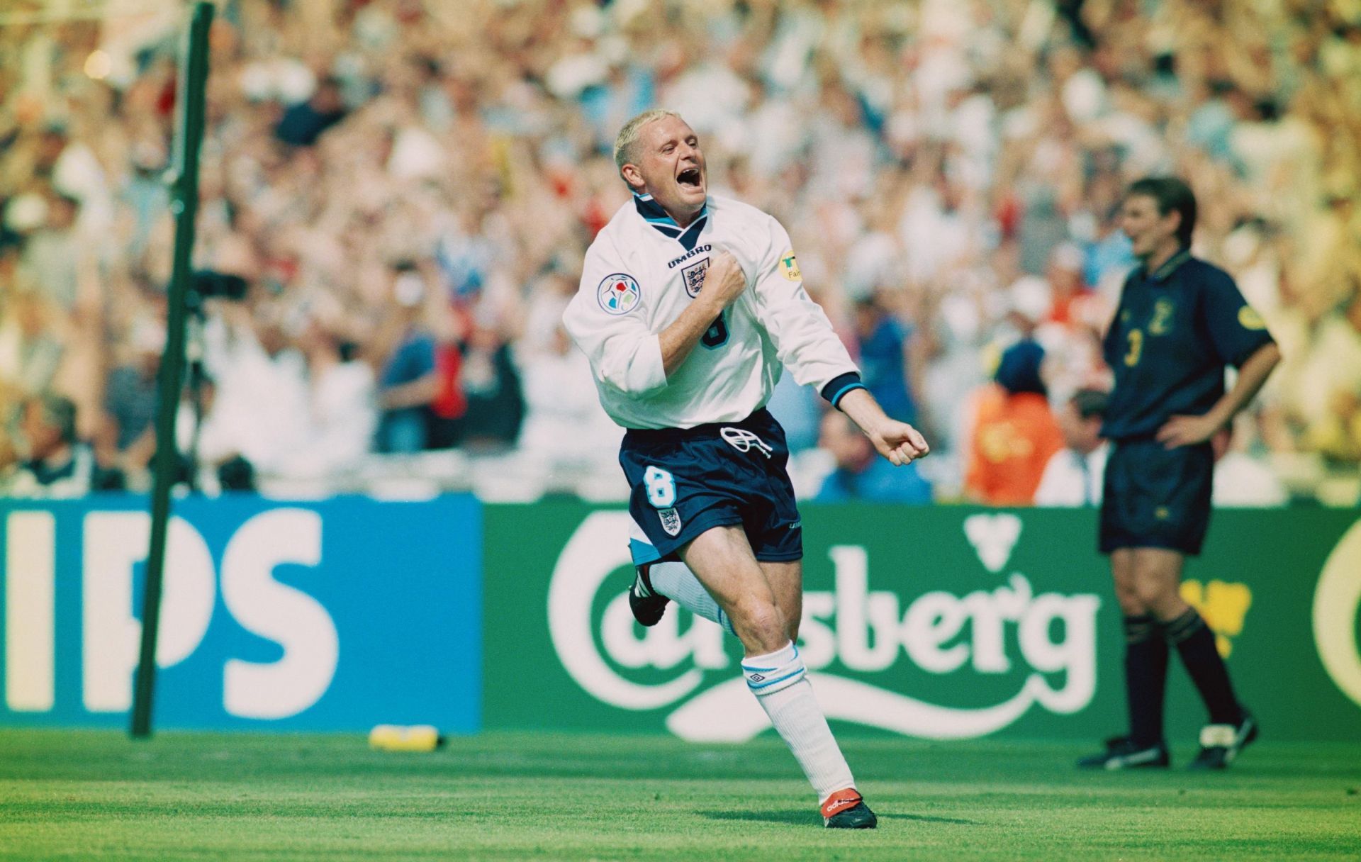 Gascoigne made his blonde hairstyle a trend with his performances