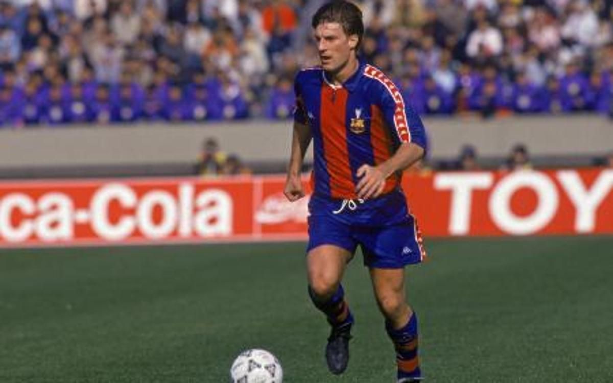 Michael Laudrup in action for Barcelona