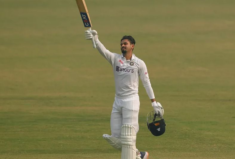 श्रेयस अय्यर ने अपने टेस्ट डेब्यू पर लगाया शतक  (Photo:BCCI)