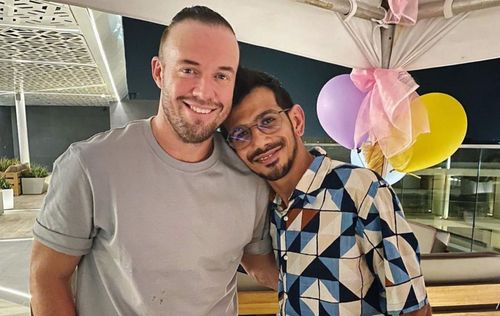 AB de Villiers (L) and Yuzvendra Chahal. (Image source: Instagram)