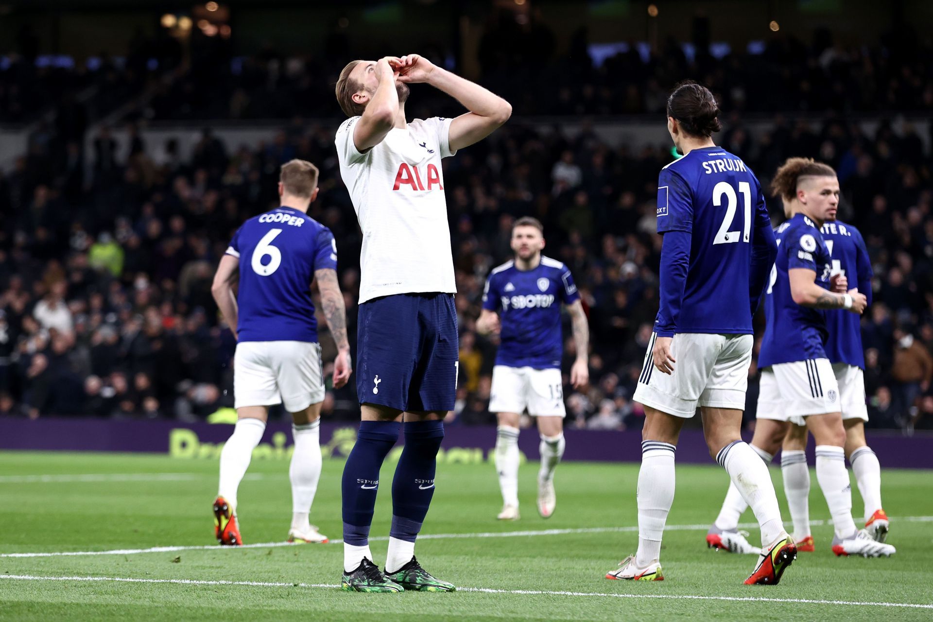 Tottenham Hotspur v Leeds United - Premier League