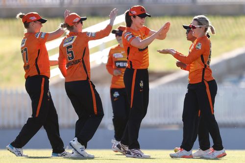 WBBL - Melbourne Renegades v Perth Scorchers