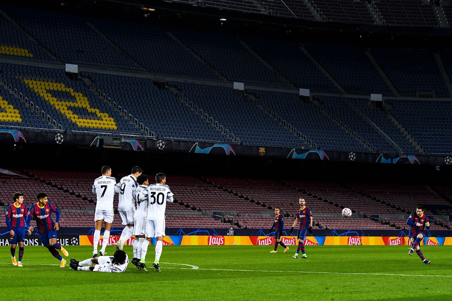 FC Barcelona v Juventus: Group G - UEFA Champions League