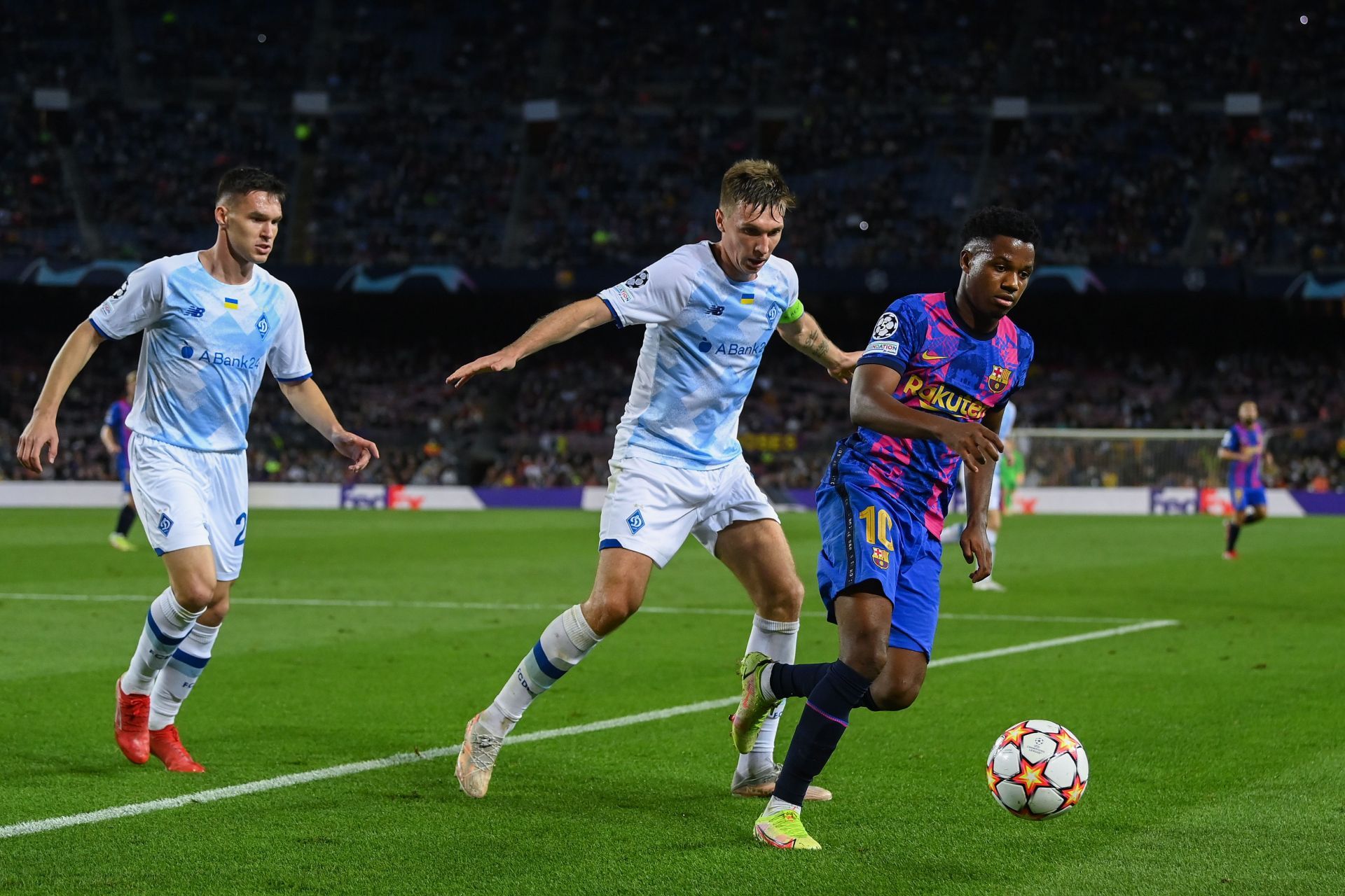 FC Barcelona v Dinamo Kiev: Group E - UEFA Champions League