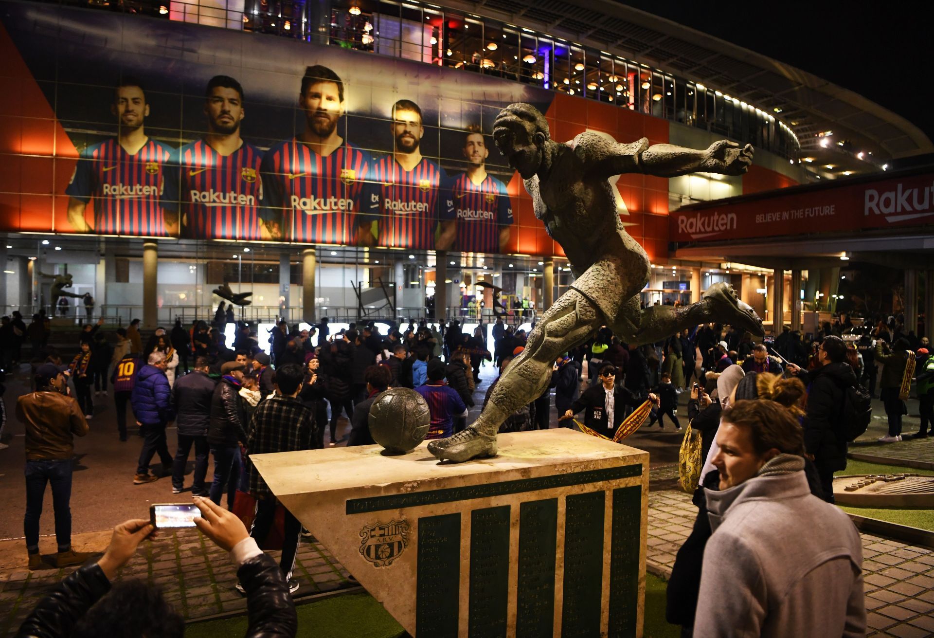 Laszlo Kubala&#039;s statue outside Camp Nou