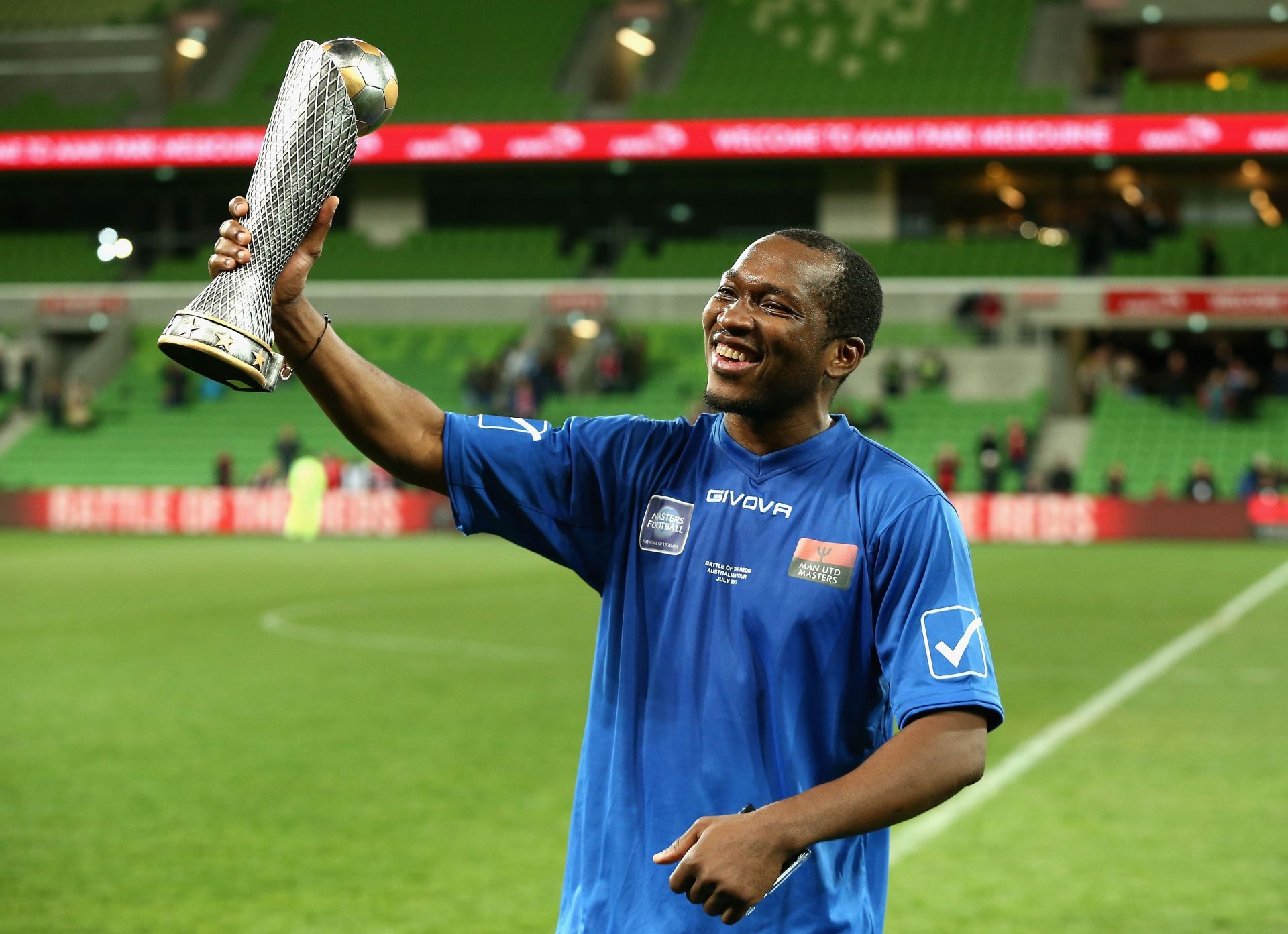 Eric Djemba-Djemba was signed from FC Nantes.
