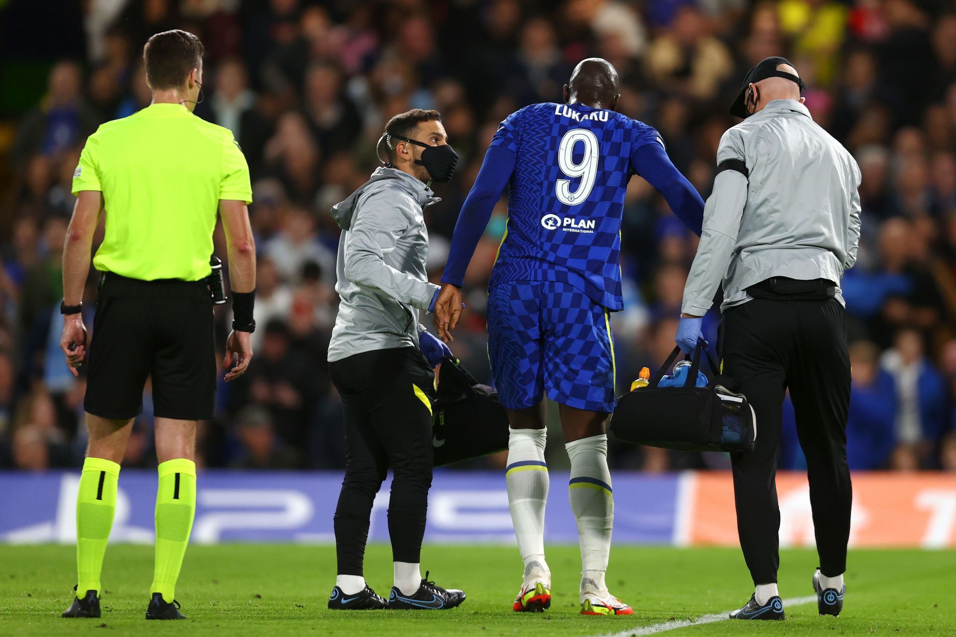 Chelsea striker Romelu Lukaku has been recently ruled out due to an ankle injury