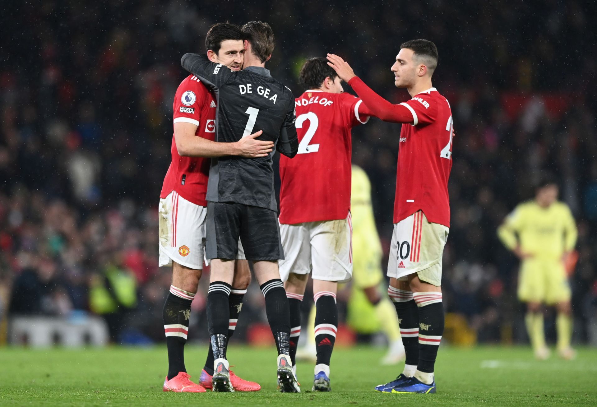 Manchester United returned to winning ways in the Premier League with their 3-2 victory over Arsenal