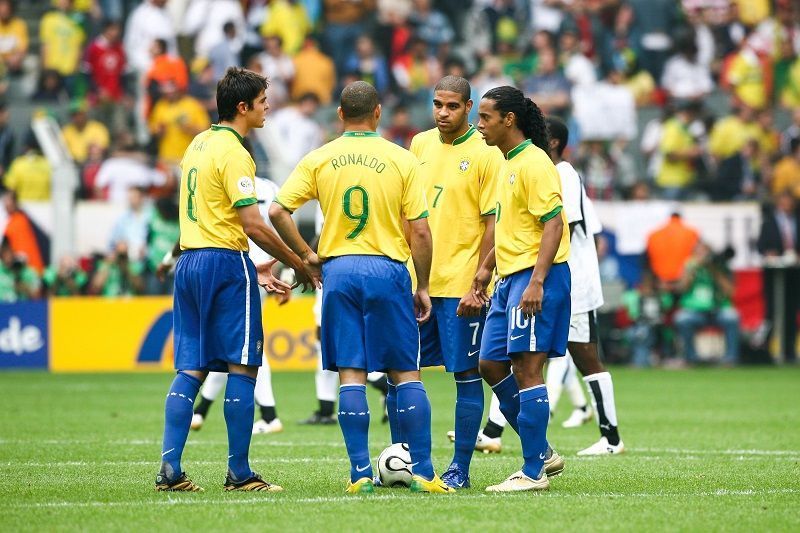(From L to R) Kaka, Ronaldo, Adriano and Ronaldinho before a free-kick.