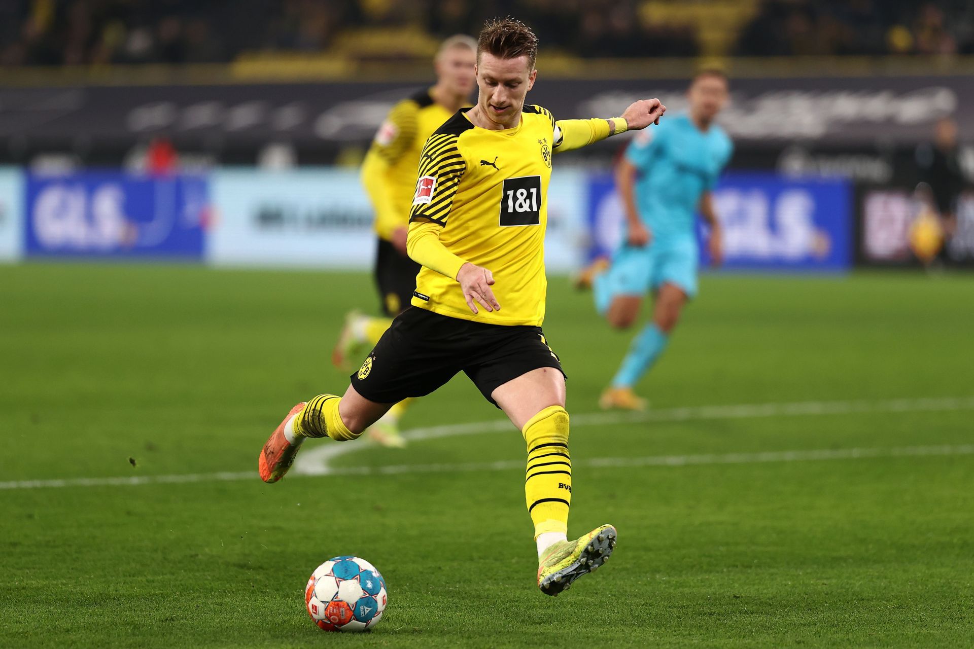 Borussia Dortmund v SpVgg Greuther F&uuml;rth - Bundesliga