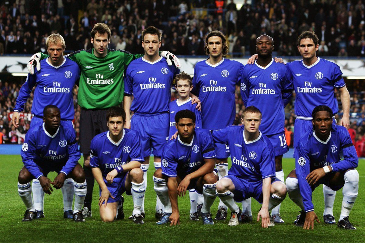 The Chelsea squad of 2005 (Image via Chelsea FC)