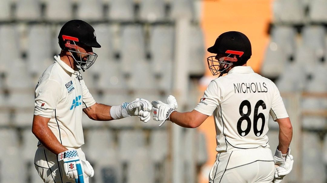 Daryl Mitchell and Henry Nicholls mustered a commendable partnership
