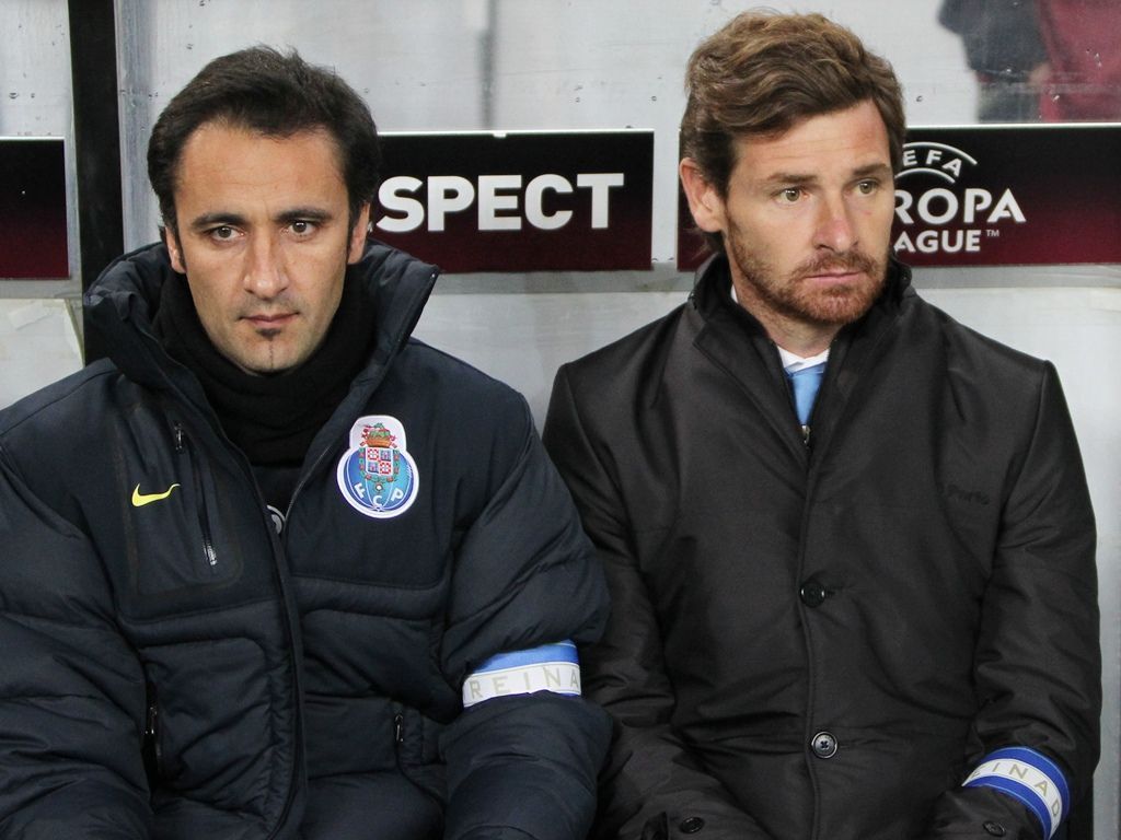 Vitor Pereira (L) served as an assistant to Villas-Boas at Porto.