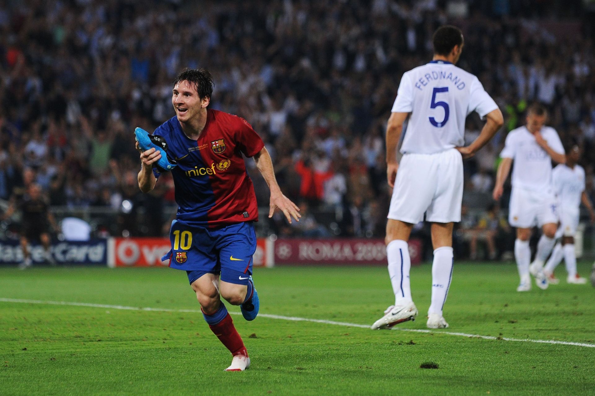 Lionel Messi scored a memorable goal against Manchester United in 2009.