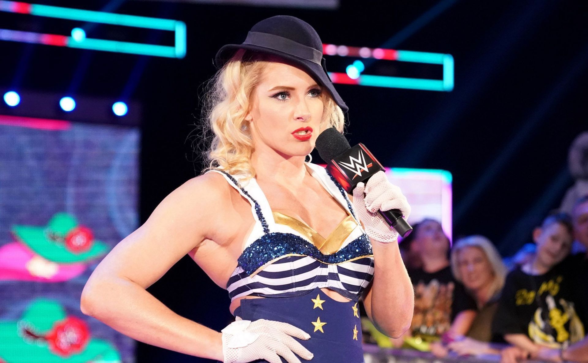 Lacey Evans shows off incredible physique post-pregnancy