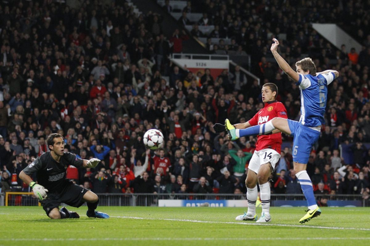 Inigo Martinez scoring the hoorendous own goal against Manchester United. (Image via NY Daily)