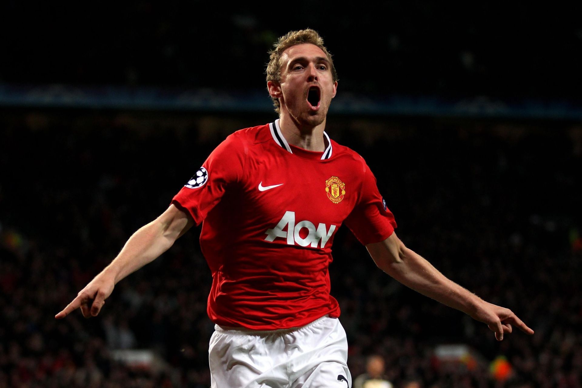 Darren Fletcher celebrating a goal for Manchester United.