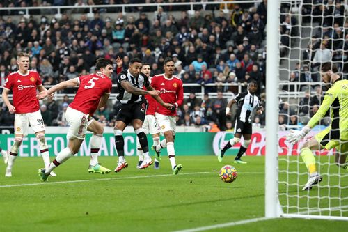 Newcastle United v Manchester United - Premier League