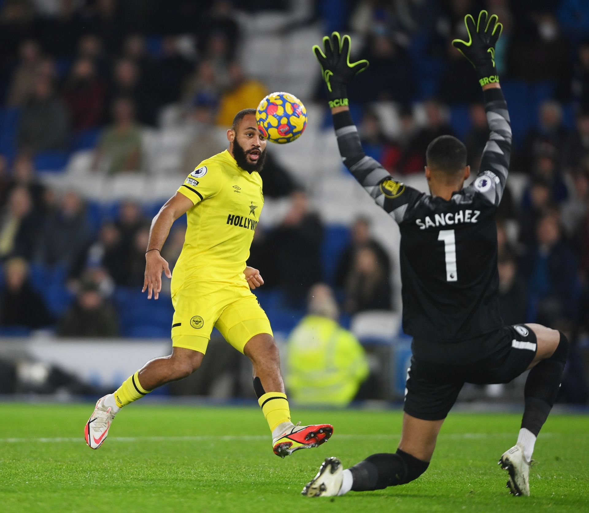 Sanchez in action vs Brentford