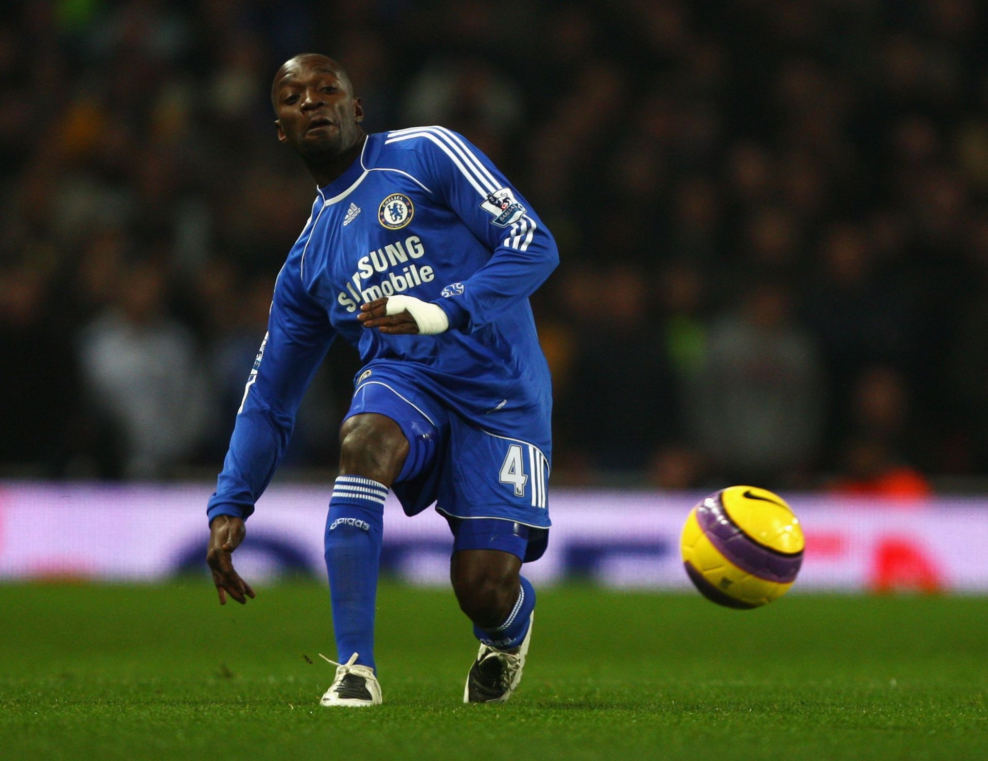 Claude Makelele captured in a Arsenal v Chelsea match