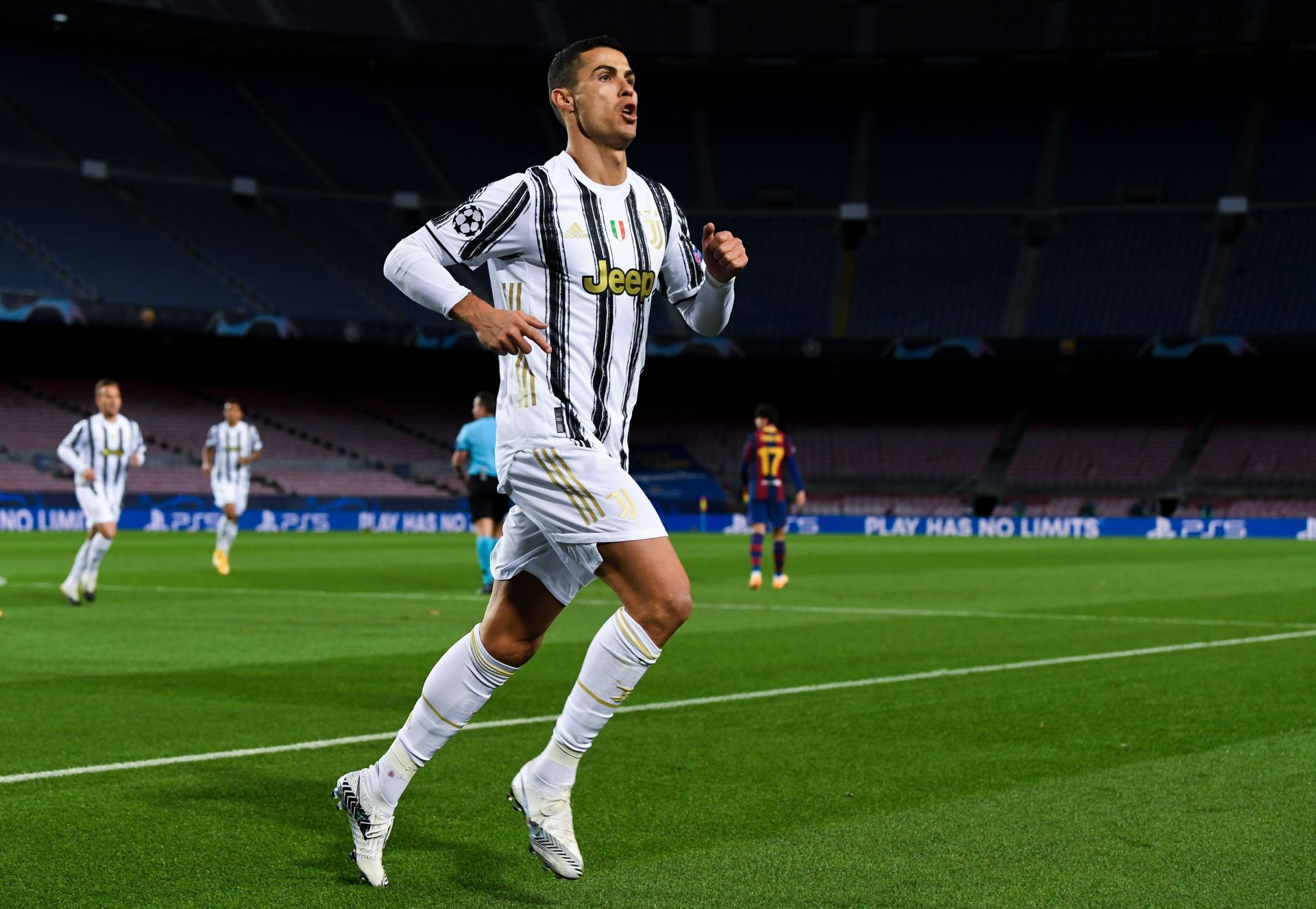 Ronaldo has now won the topscorer's award in three different leagues.