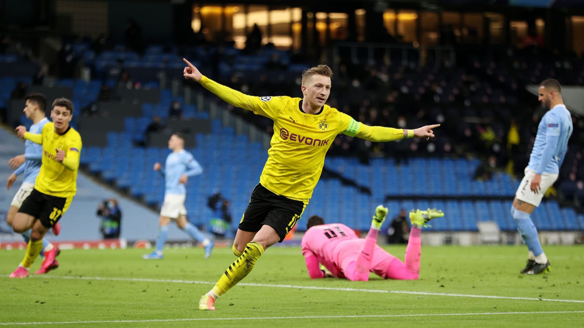 Manchester City v Borussia Dortmund - UEFA Champions League Quarter Final: Leg One