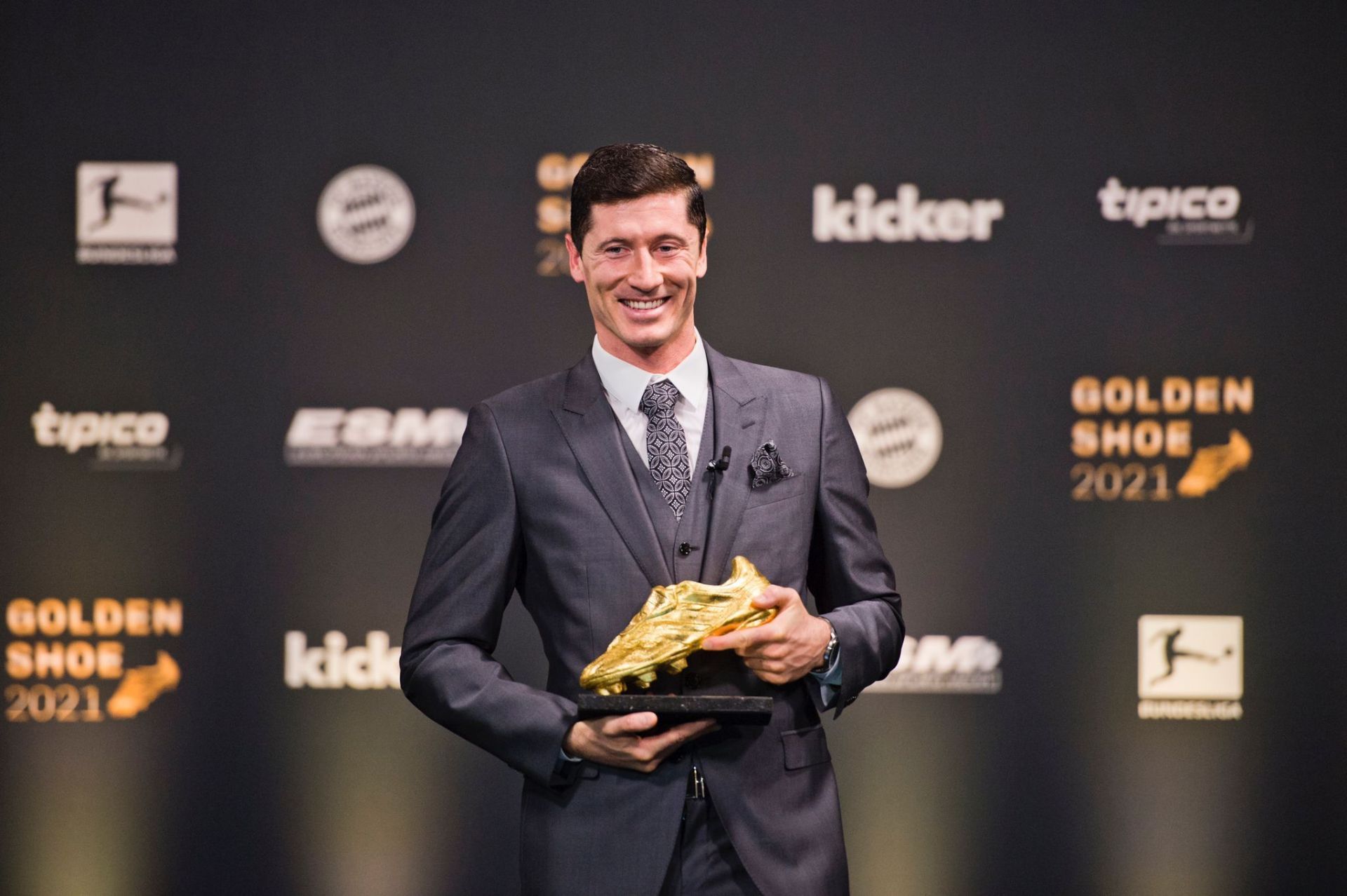 Robert Lewandowski lost out on the 2021 Ballon d&#039;Or to Lionel Messi