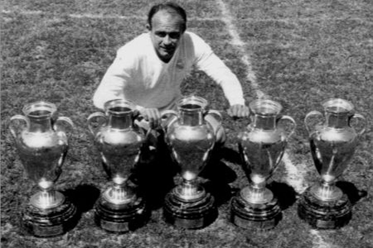 Alfredo di Stefano won a record five European Cups with Real Madrid.