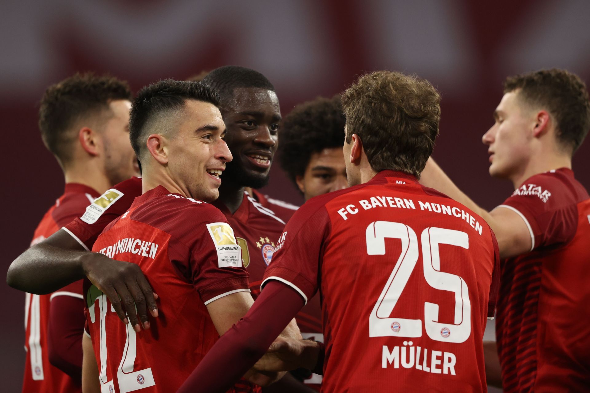 FC Bayern M&uuml;nchen v VfL Wolfsburg - Bundesliga