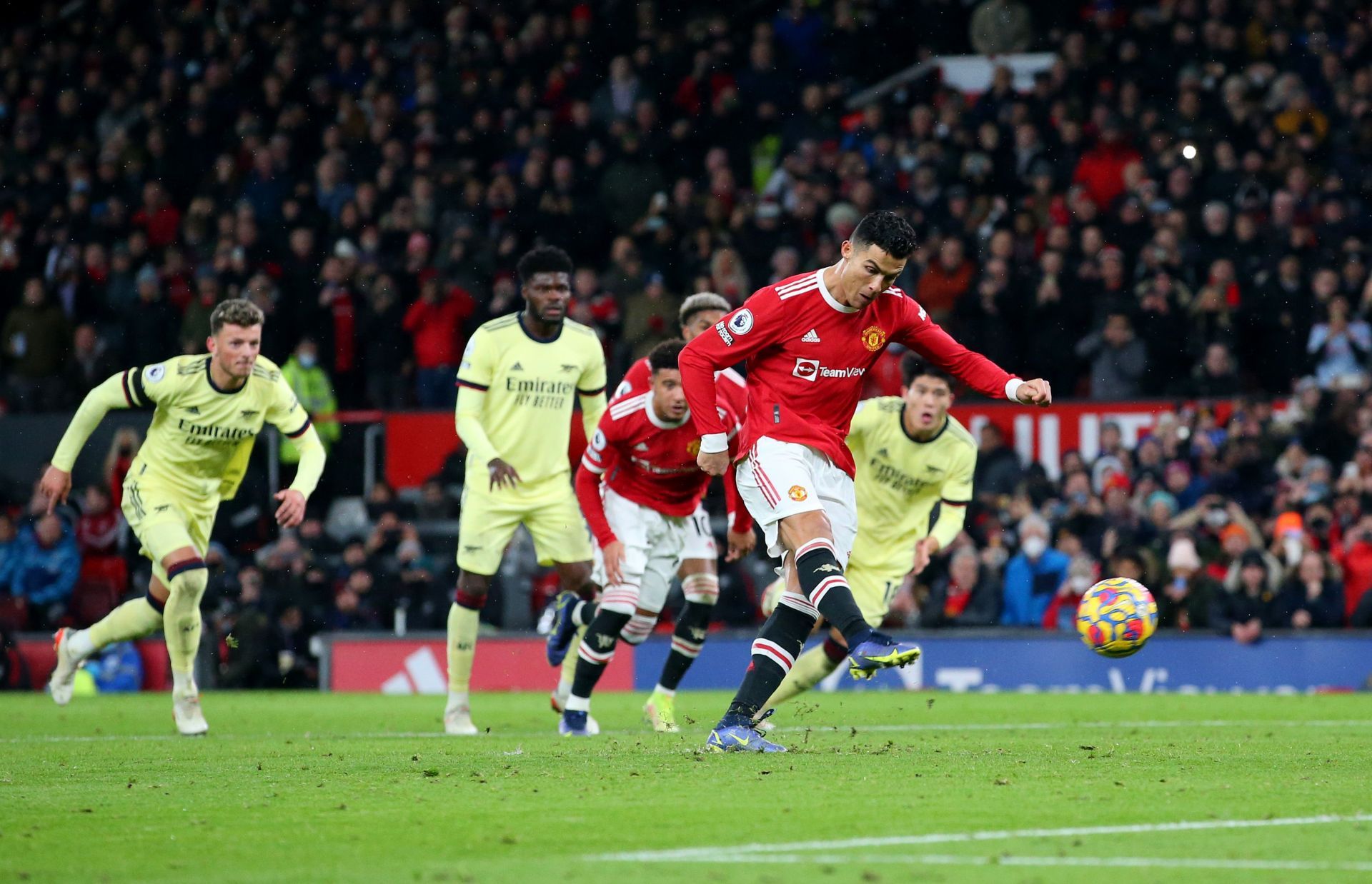 Manchester United v Arsenal - Premier League