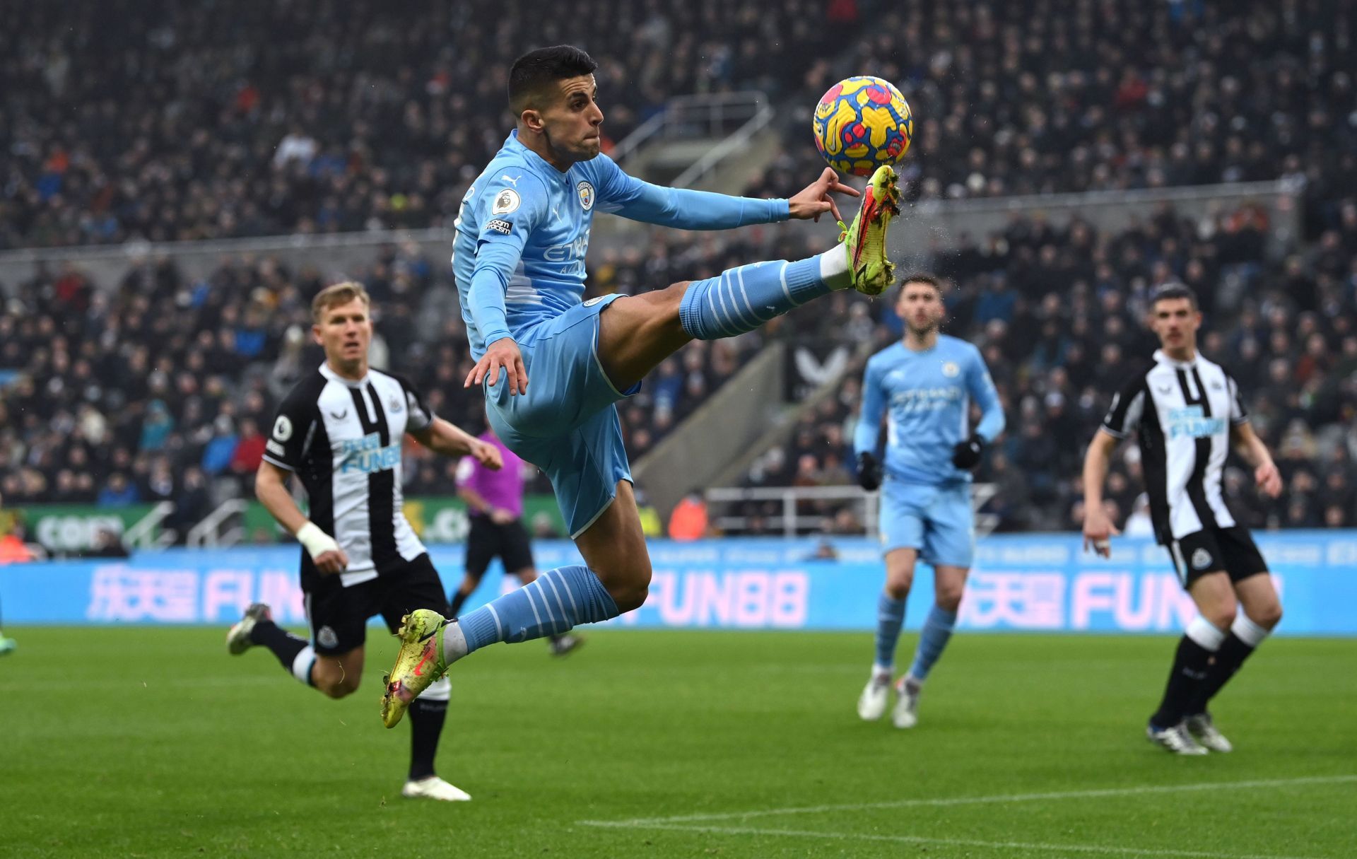 Newcastle United v Manchester City - Premier League