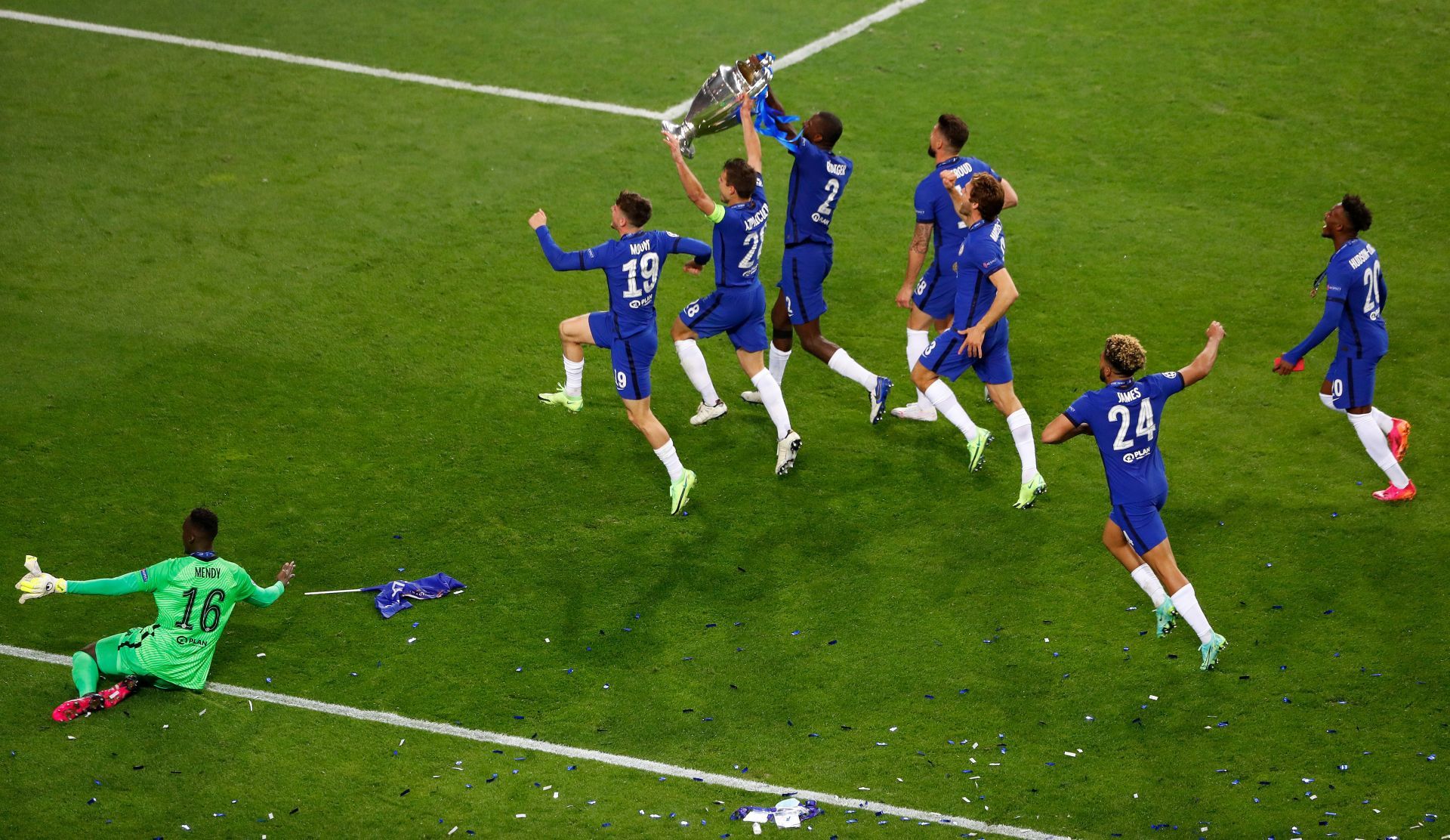 Chelsea players salute the fans after their 2021 UEFA Champions League final win.
